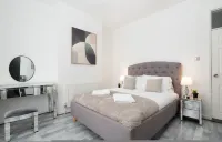 Newly Renovated 4BR House with lots of amenities