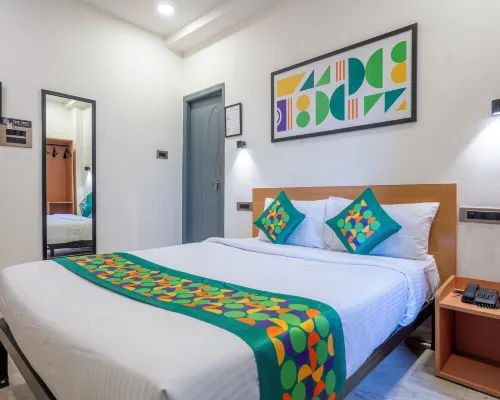 Treebo the Trio, Karmanghat Hotels near CRIDA