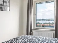Mini penthouse with Lake View & Beautiful Sunset 耶爾費拉酒店