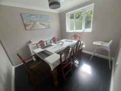 Spacious luxury house sleeps 8 Adults