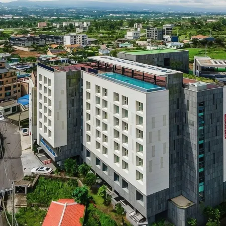 Seoubong Beach Hotel Jeju Отели рядом с достопримечательностью «Тематический парк Eco Land»