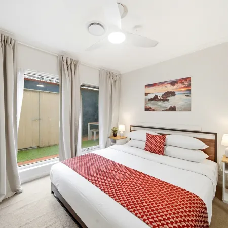 Spacious 3-bed Apartment in Canberra CBD