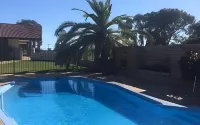 Cervantes Pinnacles Motel - Beach