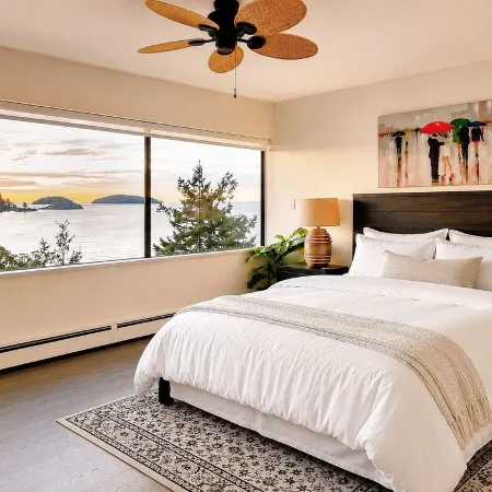 Waterfront Room with Private Bath and Deck Near Marina, Private Beach Access