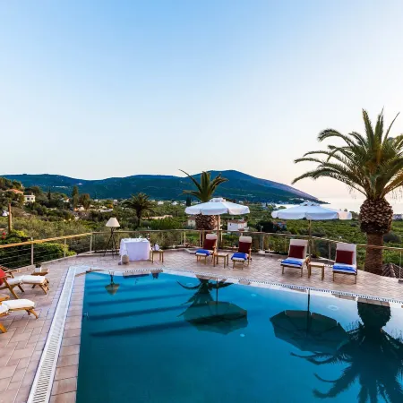 Epidavros Villas - Gardenia Garden Retreat w Pool Отели в г. Эпидавр