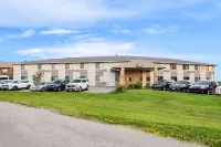 Days Inn by Wyndham York - parking