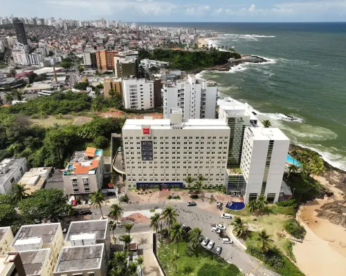 Mercure Salvador Rio Vermelho Hotels near Pacience Beach
