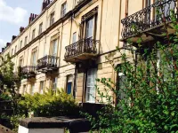 Westbourne Place Rooms - by Clifton Short Lets Hotels near كليفتون