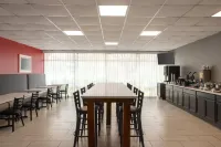 Ramada by Wyndham Cocoa - Scenic