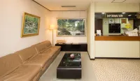 Kitakata Green Hotel - parcheggio