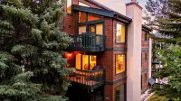 Falls & Firs by Avantstay Mtn Views + Balcony Trailheads + Ski Bus - 2-Star
