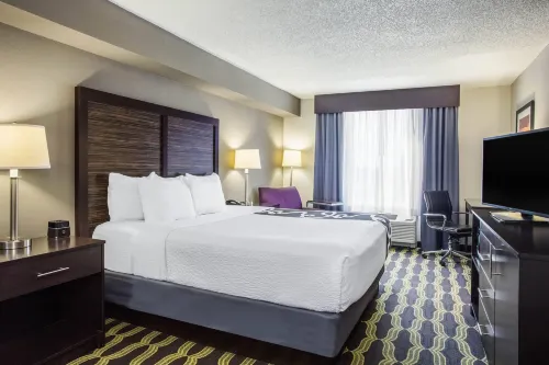 La Quinta Inn & Suites by Wyndham Lynchburg at Liberty Univ. - Pet friendly