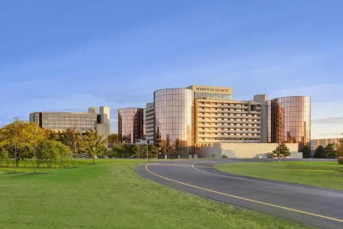 Hyatt Regency O'Hare Chicago - Airport Shuttle