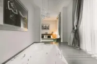 Montenapoleone Suites - Romantic