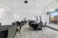 希爾頓歡朋套房飯店-芒特普萊森特 - 早餐