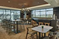 SpringHill Suites Charlotte at Carowinds - بار
