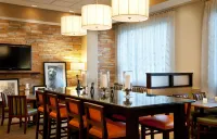 Hampton Inn Alexandria/Pentagon South - breakfast