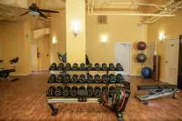 Inn at The Colonnade Baltimore - A DoubleTree by Hilton Hotel - Phòng Gym