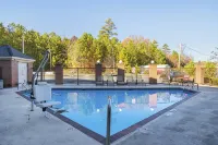 Red Roof Inn & Suites Scottsboro - piscina
