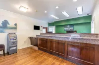 HomeTowne Studios Orlando-Cassleberry - parking