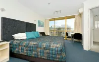 Atlantic Tower Motor Inn - balcony