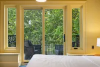 Trinity House Inn - Bed and Breakfasts