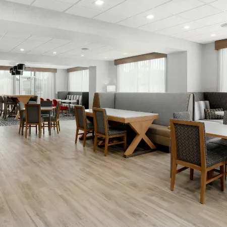 Hampton Inn by Hilton Bellingham Airport