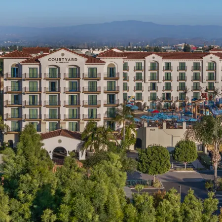 Courtyard by Marriott Anaheim Theme Park Entrance