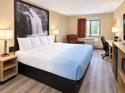 Super 8 by Wyndham Mason City - Bãi đậu xe