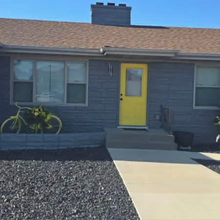 'honey Bee' Family Home in Columbus, Nebraska!
