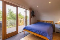 Cosy Glamping Pod Near Garth With River Views - 4 звезды