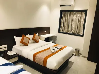 Hotel Flora Suites - Fort Hotels near Oval Maidan