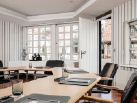 โรงแรมอัลทอฟฟ์ เฟิร์สเทนโฮฟ เซลเลอ โรงแรมในเซลเลอ