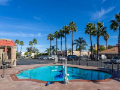 Econo Lodge Inn & Suites Escondido Downtown Hotels in Escondido