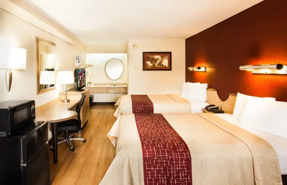 帕克斯堡紅屋頂酒店