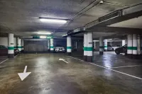 巴黎貝爾西爾鐘樓飯店 - 停車場