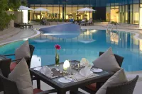 홀리데이 인 무스카트 알 시브 바이 IHG - 수영장