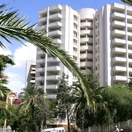 LAS TORRES APTS