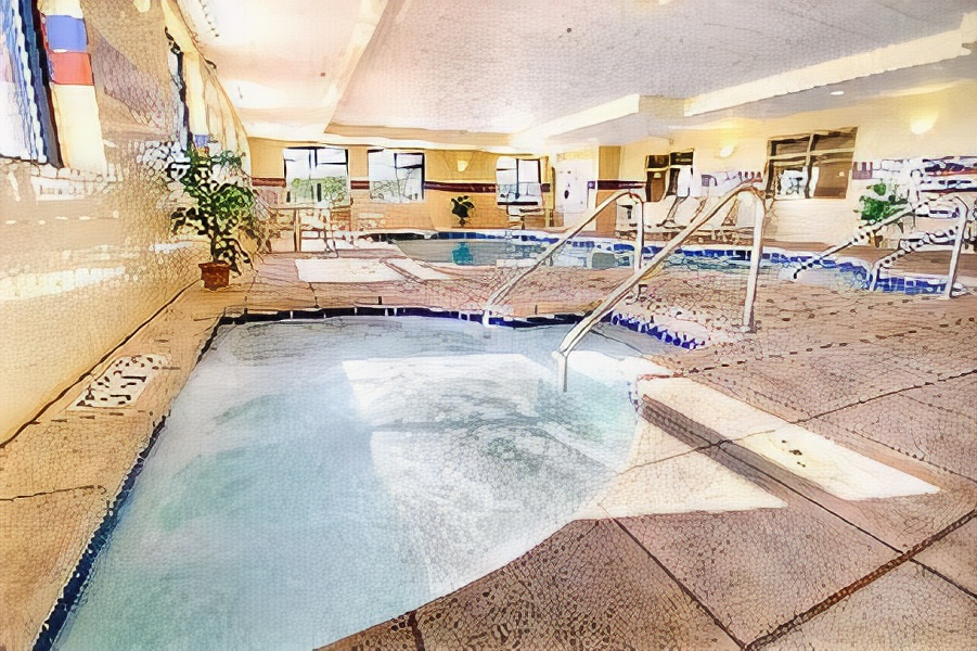 Hampton Inn & Suites West Bend