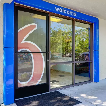 Motel 6 Issaquah, WA - Seattle - East