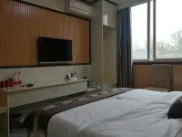 Jiange Tianshangke Business Hotel - Dağ Manzaralı