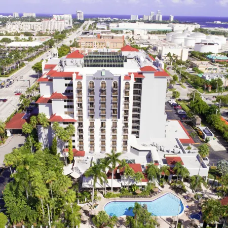 Embassy Suites by Hilton Fort Lauderdale 17th Street Отели рядом с достопримечательностью «Museum of Discovery and Science»