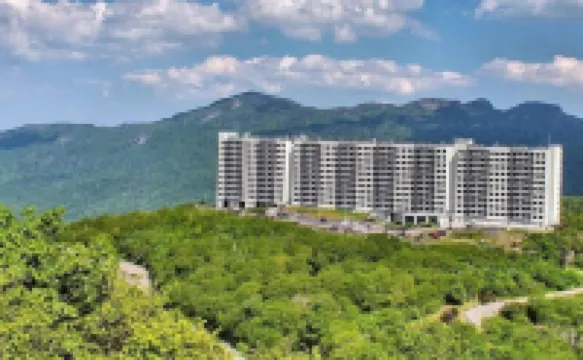 Handsome Condo, View in Sugar Mountain, Heated Pool & Jacuzzi by RedAwning