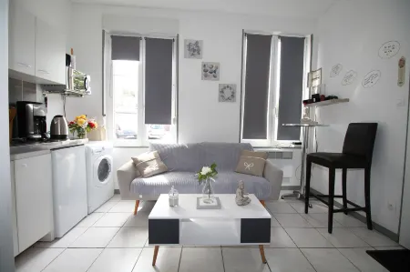 Cosy and Well Equipped Stay in Fère