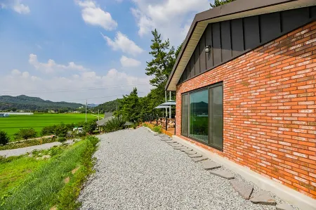 Naju Suparaejam Pension