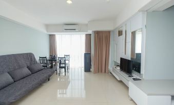 Spacious Combine Unit 1Br with Extra Room Apartment at H Residence