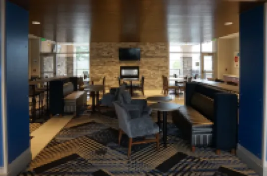 Holiday Inn Express & Suites DENVER - AURORA MEDICAL CAMPUS by IHG