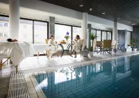 Vinger Hotell - Kolam Renang