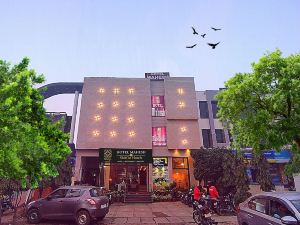 Hotel Mahesh by ShriGo Hotels