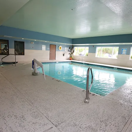 Holiday Inn Express & Suites Ashland